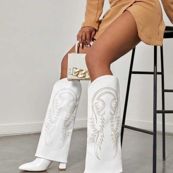 Shoes - White Western Fold Over Boots